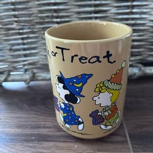 Snoopy and Friends Trick or Treat coffee mug. Halloween